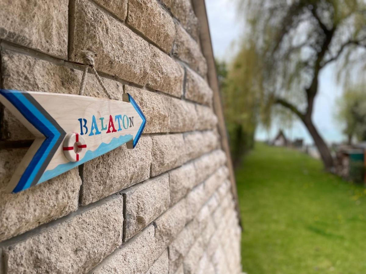 Green Lake House - Private Beach At Balaton Balatonakarattya Bagian luar foto