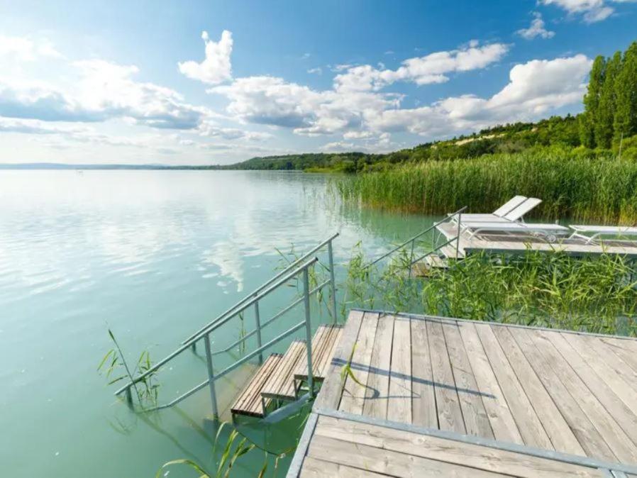 Green Lake House - Private Beach At Balaton Balatonakarattya Bagian luar foto
